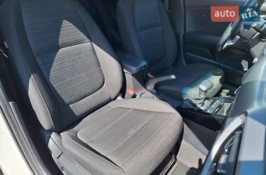 Внедорожник / Кроссовер Kia Stonic 2020 в 