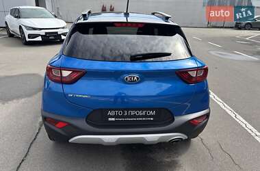 Внедорожник / Кроссовер Kia Stonic 2020 в 