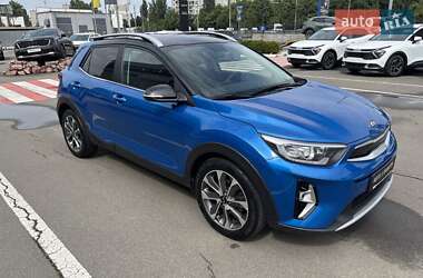 Внедорожник / Кроссовер Kia Stonic 2020 в 