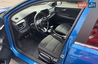 Внедорожник / Кроссовер Kia Stonic 2020 в 