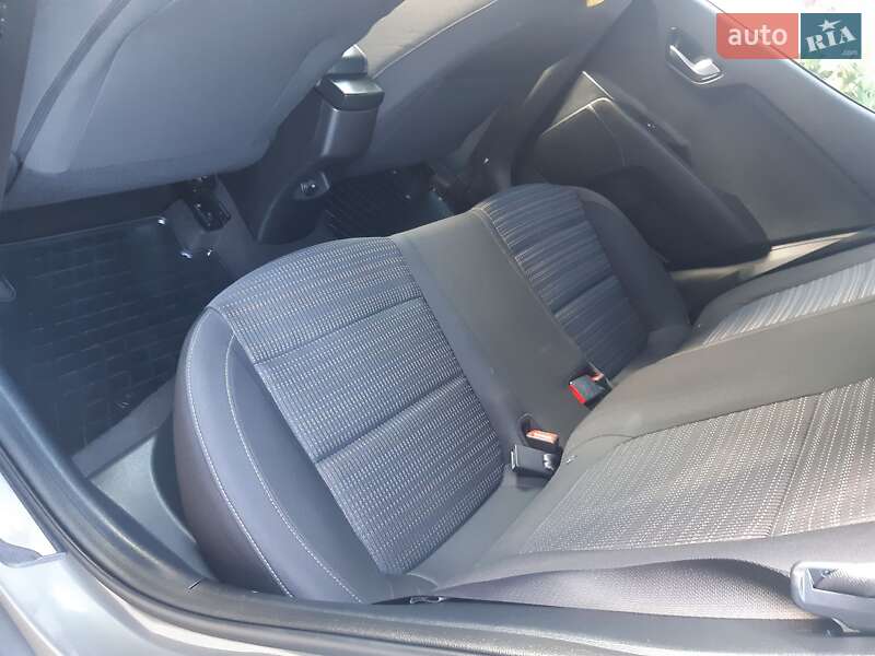 Позашляховик / Кросовер Kia Stonic 2017 в Львові