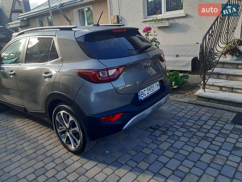 Позашляховик / Кросовер Kia Stonic 2017 в Львові