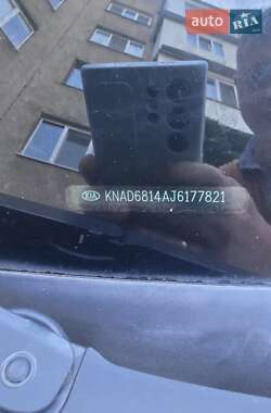 Внедорожник / Кроссовер Kia Stonic 2018 в 