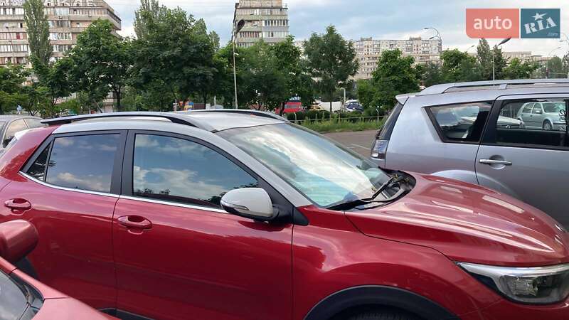 Внедорожник / Кроссовер Kia Stonic 2020 в Киеве