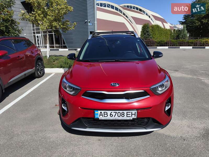 Внедорожник / Кроссовер Kia Stonic 2018 в Харькове
