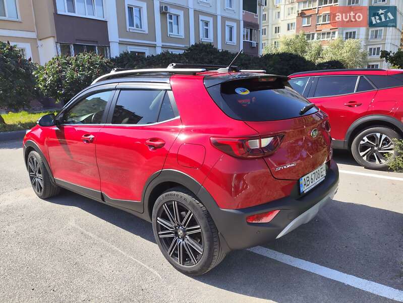 Внедорожник / Кроссовер Kia Stonic 2018 в Харькове