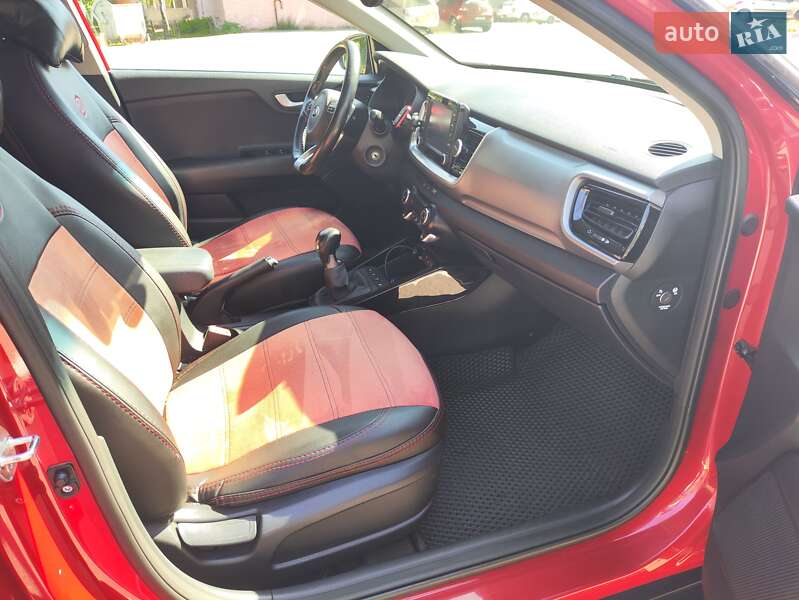 Внедорожник / Кроссовер Kia Stonic 2018 в Харькове