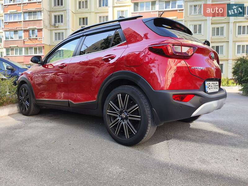 Внедорожник / Кроссовер Kia Stonic 2018 в Харькове