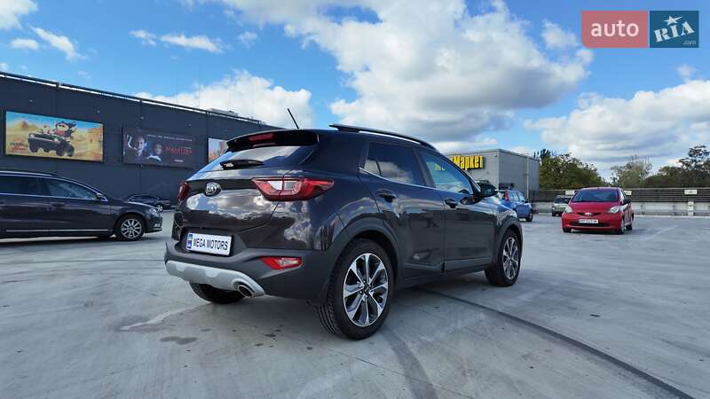 Позашляховик / Кросовер Kia Stonic 2017 в Києві