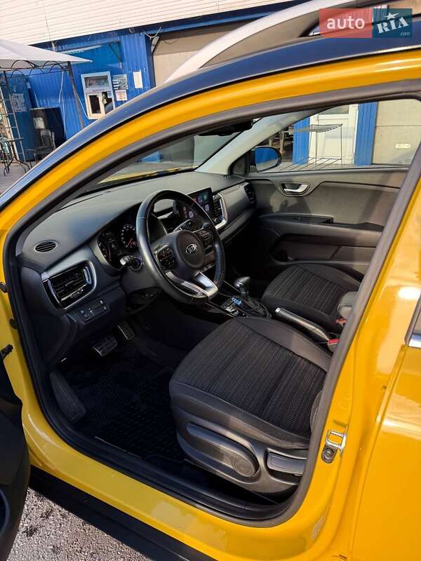 Позашляховик / Кросовер Kia Stonic 2020 в Києві