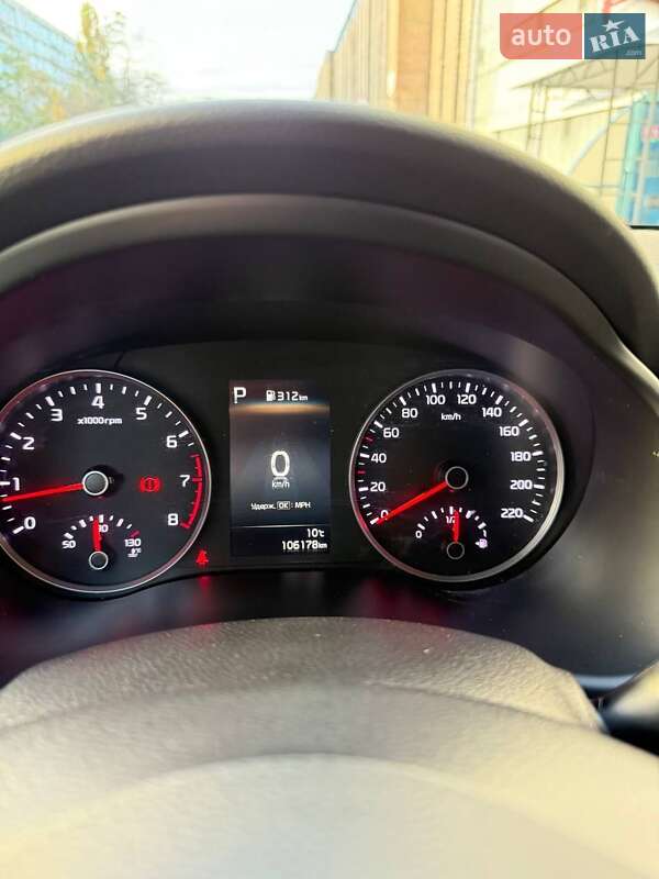 Позашляховик / Кросовер Kia Stonic 2020 в Києві