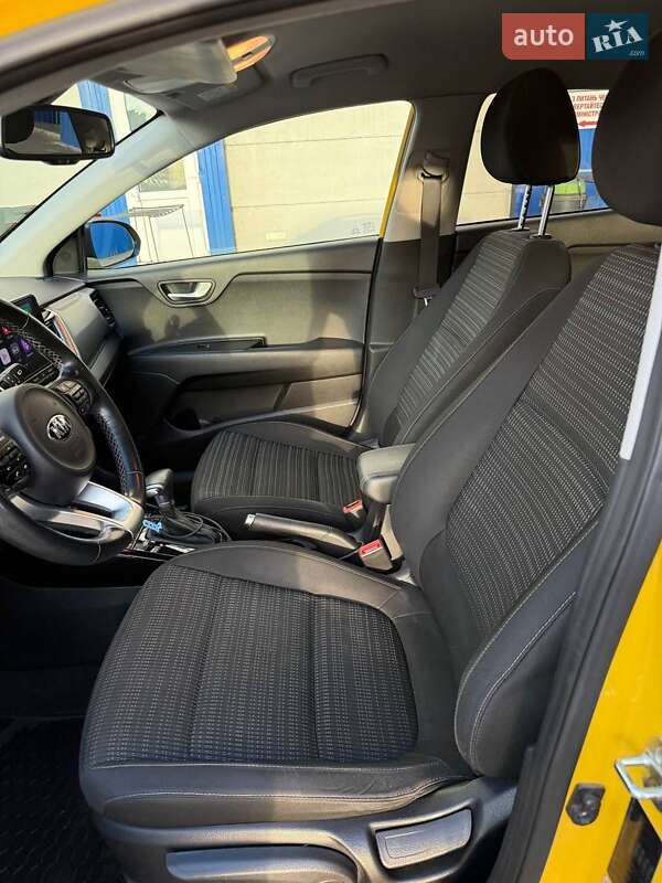 Позашляховик / Кросовер Kia Stonic 2020 в Києві