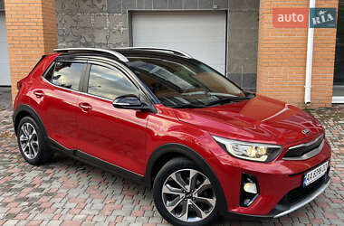 Внедорожник / Кроссовер Kia Stonic 2019 в 