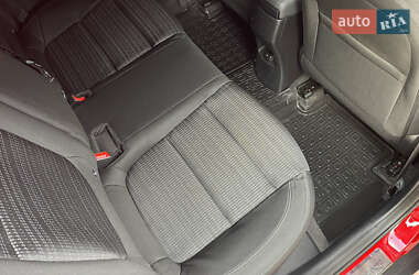 Внедорожник / Кроссовер Kia Stonic 2019 в 