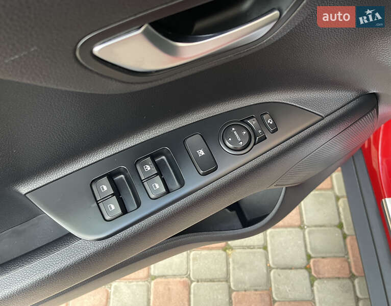 Внедорожник / Кроссовер Kia Stonic 2019 в Киеве фото 45 Внедорожник / Кроссовер Kia Stonic 2019 в Киеве