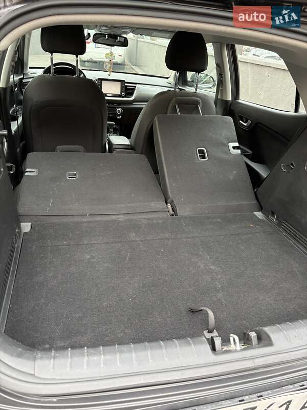 Внедорожник / Кроссовер Kia Stonic 2019 в Киеве