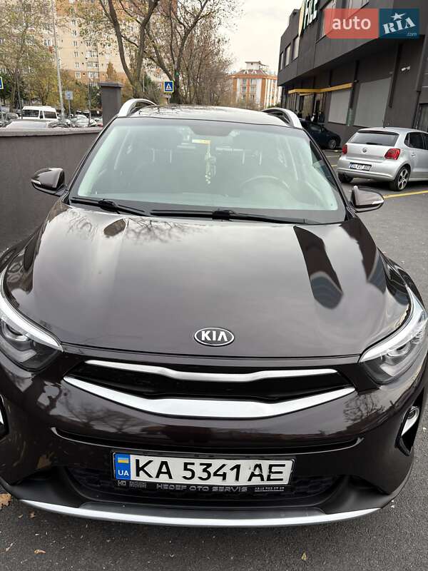 Внедорожник / Кроссовер Kia Stonic 2019 в Киеве