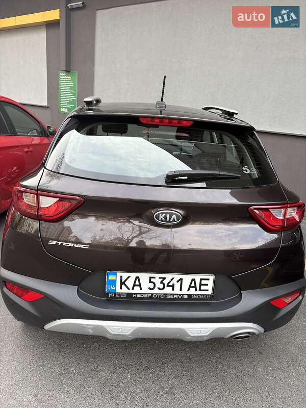 Внедорожник / Кроссовер Kia Stonic 2019 в Киеве