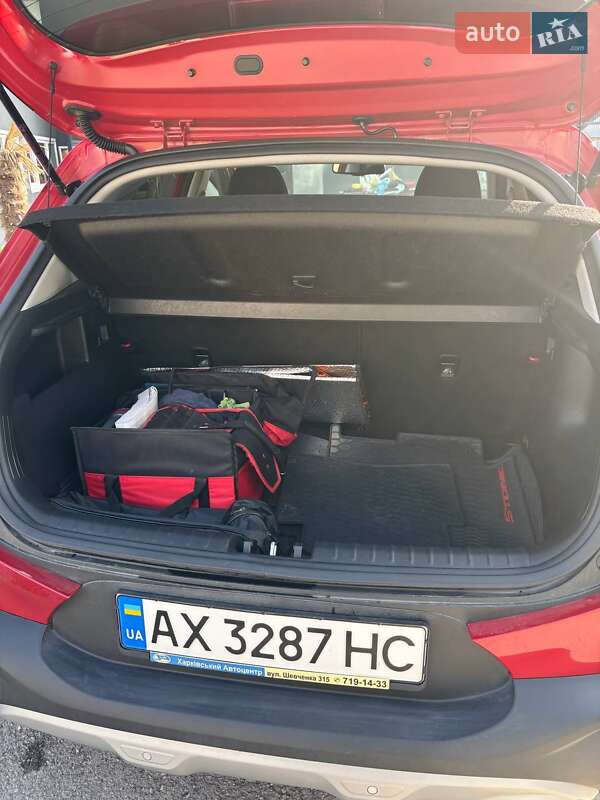 Внедорожник / Кроссовер Kia Stonic 2018 в Одессе