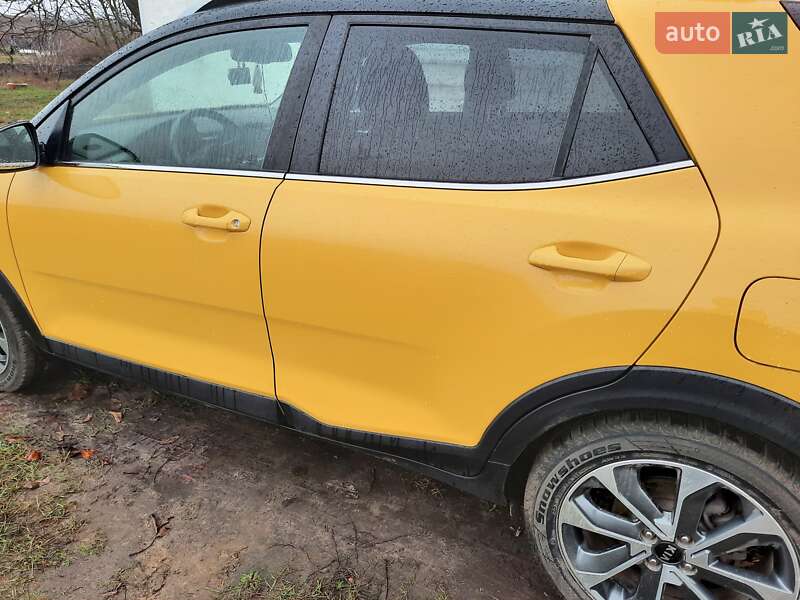 Внедорожник / Кроссовер Kia Stonic 2018 в Черкассах