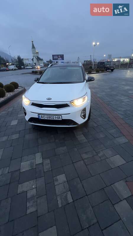 Внедорожник / Кроссовер Kia Stonic 2020 в Хусте