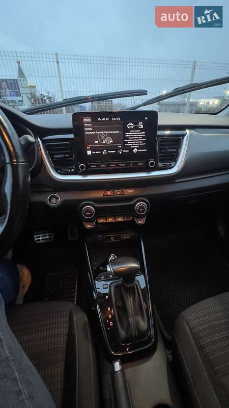 Внедорожник / Кроссовер Kia Stonic 2020 в Хусте