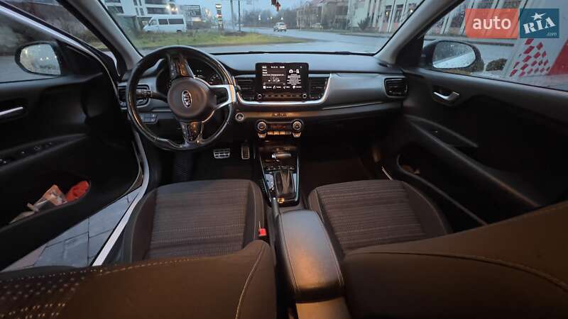 Внедорожник / Кроссовер Kia Stonic 2020 в Хусте