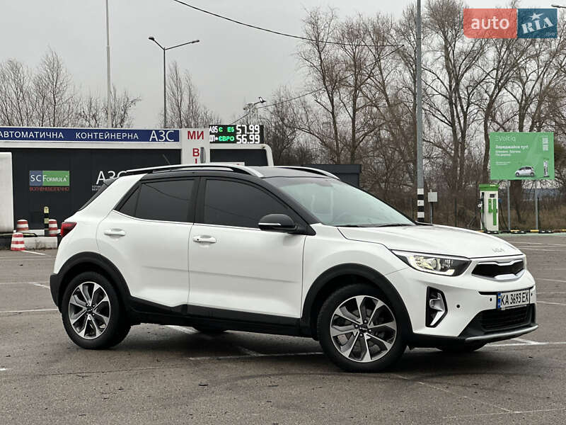 Внедорожник / Кроссовер Kia Stonic 2021 в Киеве