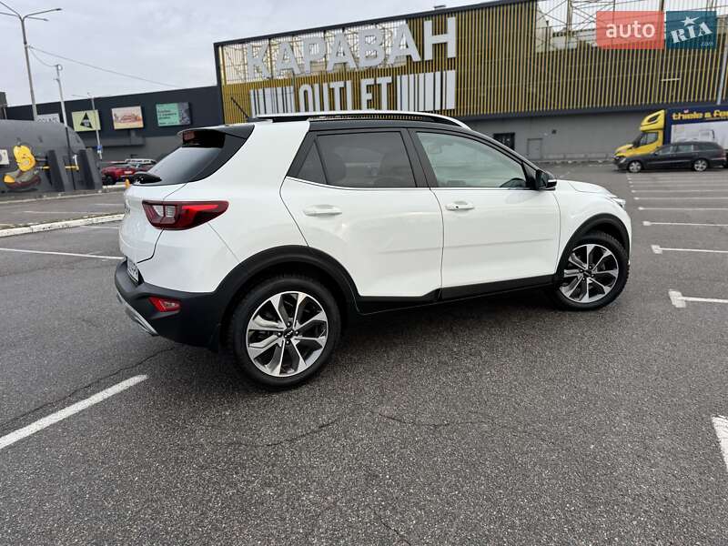 Позашляховик / Кросовер Kia Stonic 2022 в Києві