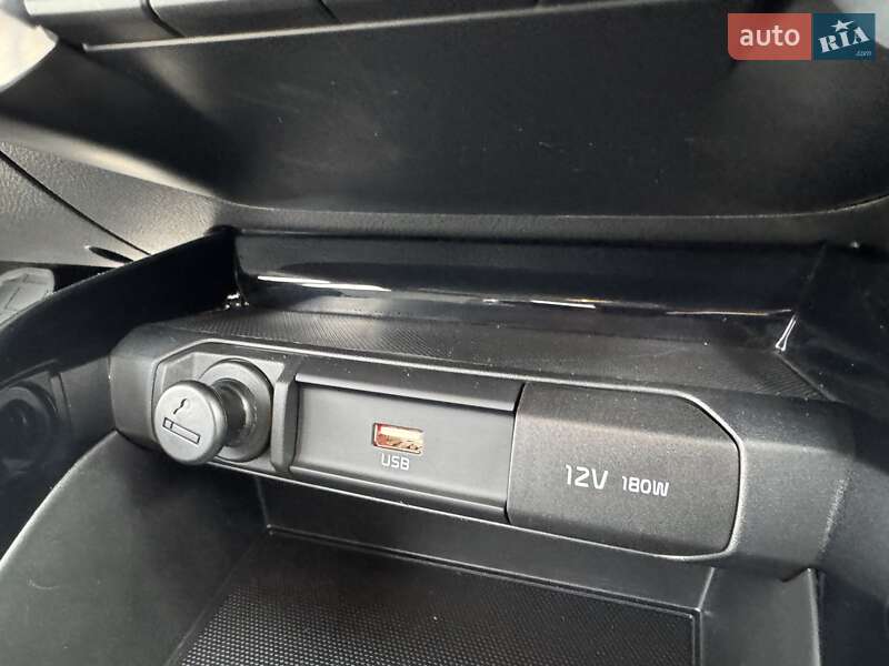 Позашляховик / Кросовер Kia Stonic 2022 в Києві