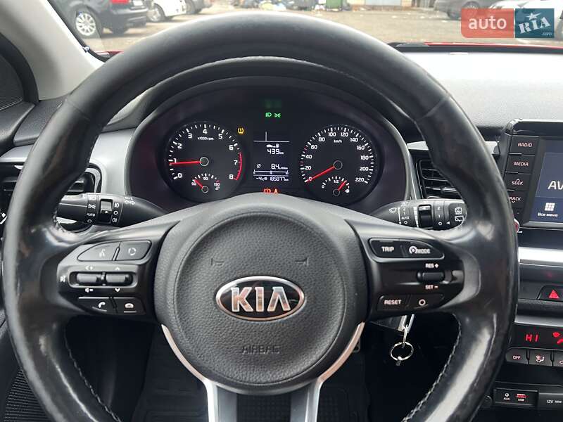 Внедорожник / Кроссовер Kia Stonic 2018 в Киеве