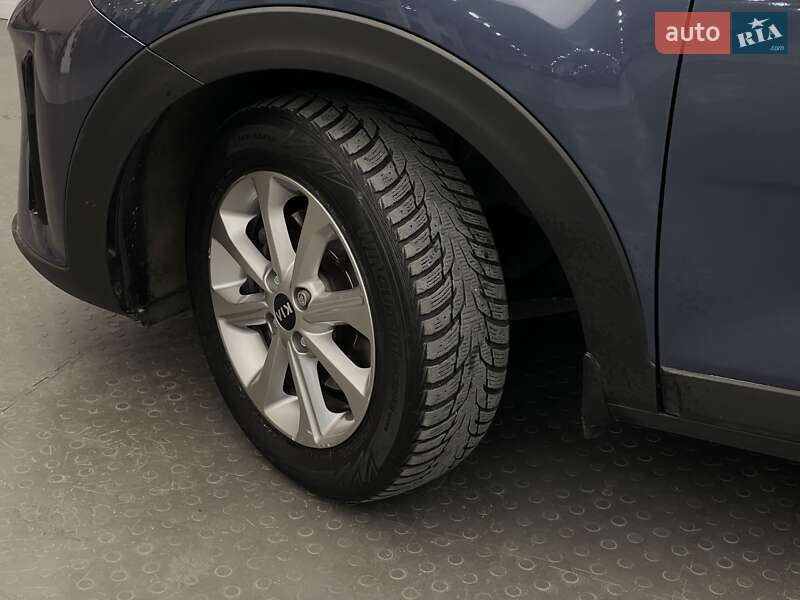 Внедорожник / Кроссовер Kia Stonic 2020 в Киеве