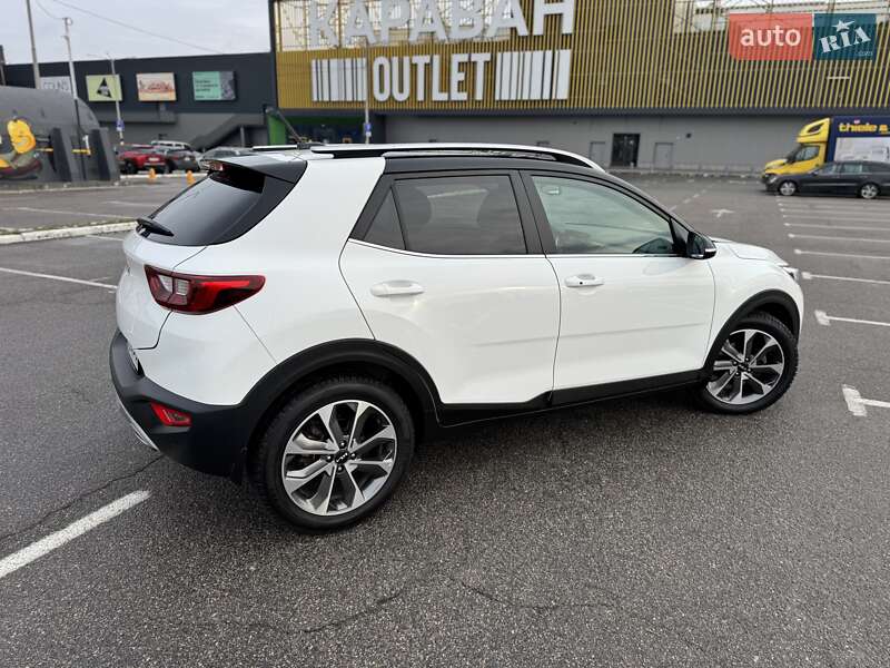 Внедорожник / Кроссовер Kia Stonic 2022 в Киеве
