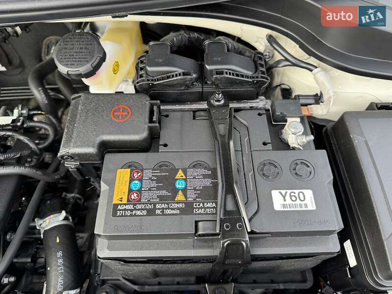 Внедорожник / Кроссовер Kia Stonic 2022 в Киеве