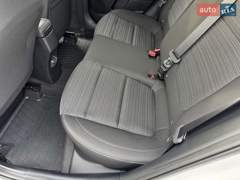 Внедорожник / Кроссовер Kia Stonic 2022 в Киеве