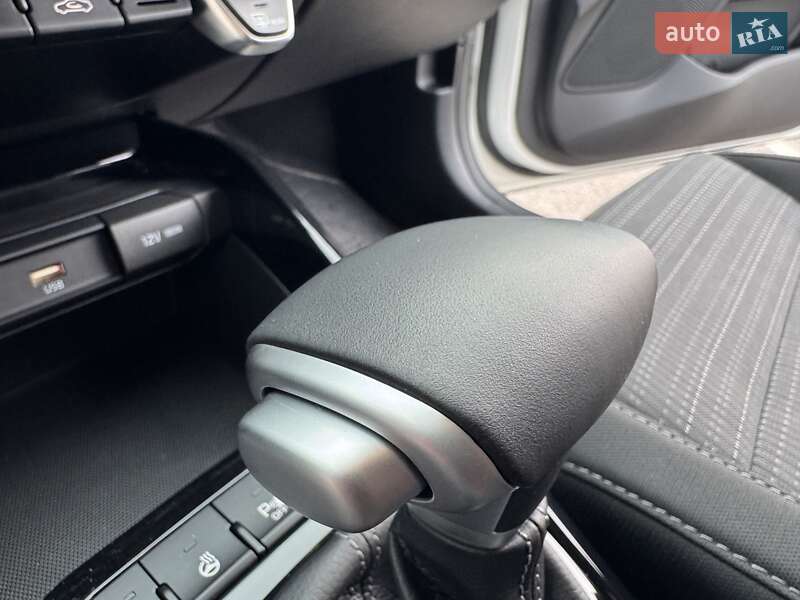 Внедорожник / Кроссовер Kia Stonic 2022 в Киеве