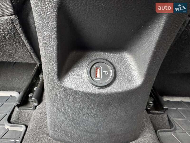 Внедорожник / Кроссовер Kia Stonic 2022 в Киеве