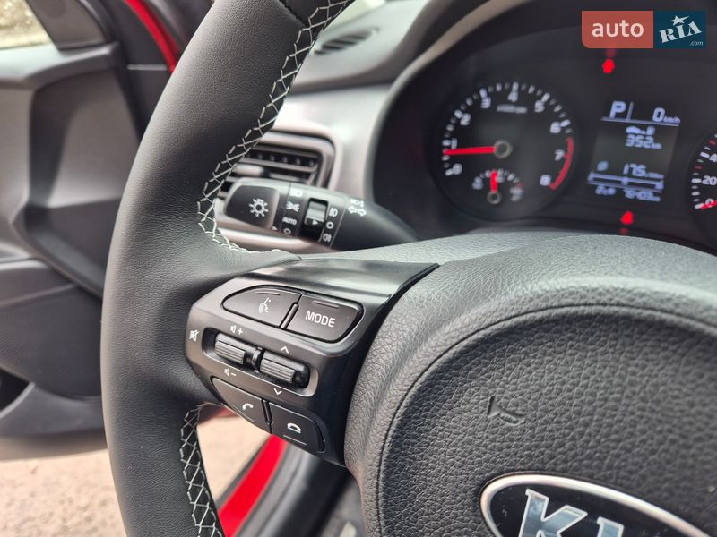 Внедорожник / Кроссовер Kia Stonic 2020 в Запорожье