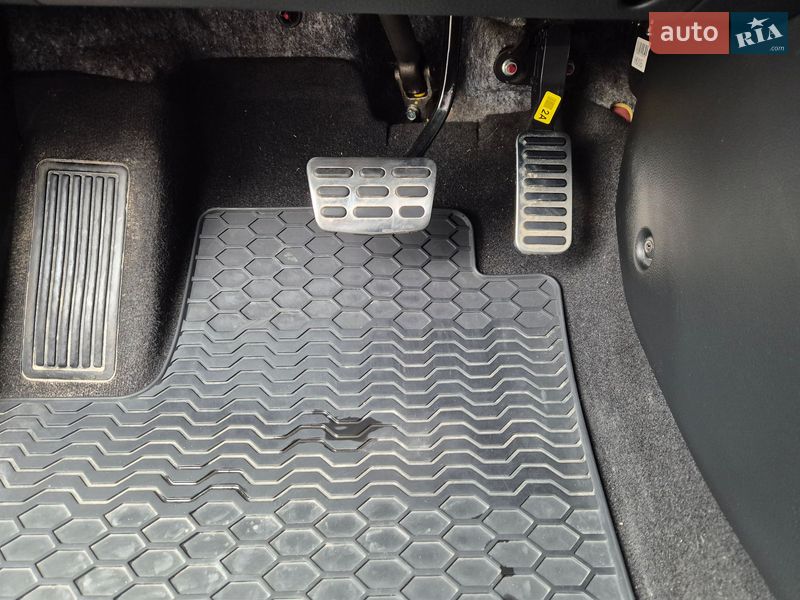 Внедорожник / Кроссовер Kia Stonic 2020 в Запорожье