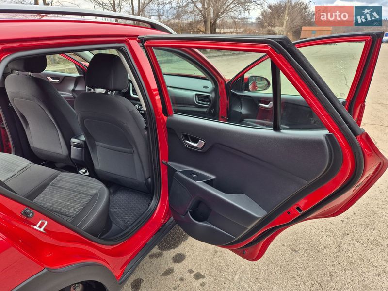 Внедорожник / Кроссовер Kia Stonic 2020 в Запорожье