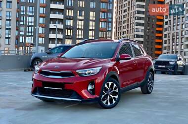 Внедорожник / Кроссовер Kia Stonic 2018 в Киеве