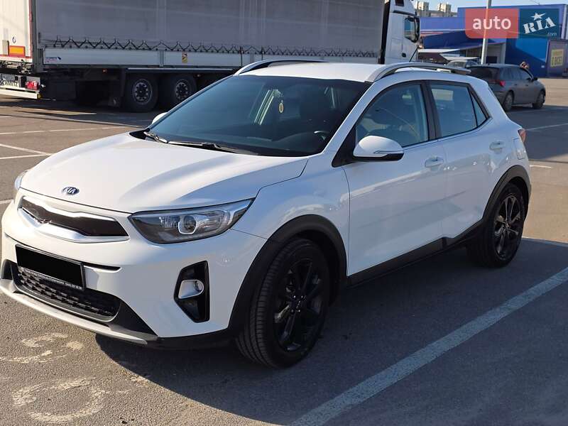 Внедорожник / Кроссовер Kia Stonic 2018 в Киеве фото 3 Внедорожник / Кроссовер Kia Stonic 2018 в Киеве