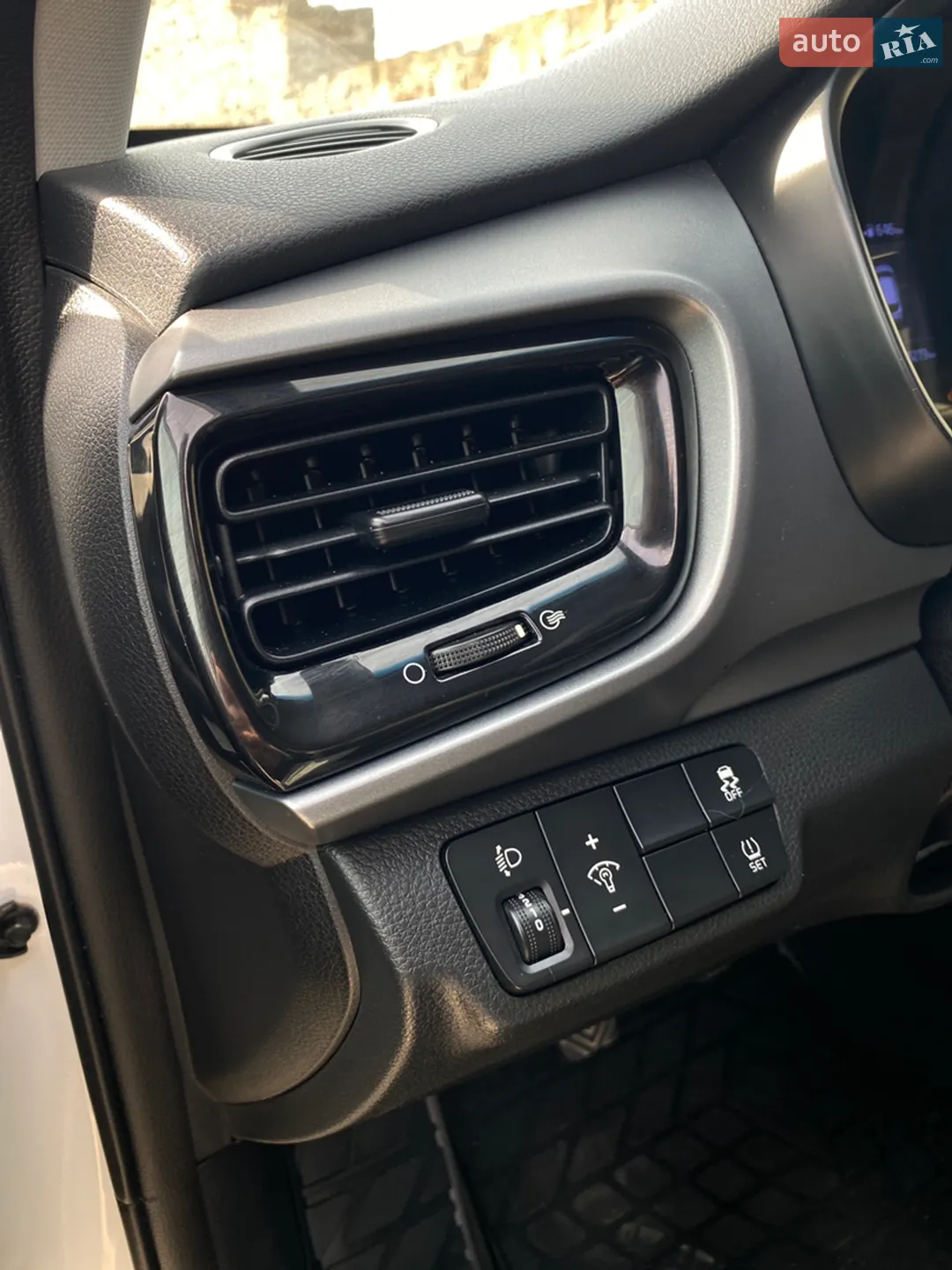 2019 Kia Stonic - мініатюра 104