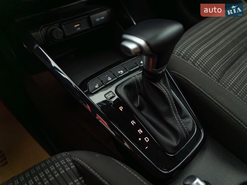 Позашляховик / Кросовер Kia Stonic 2020 в Києві