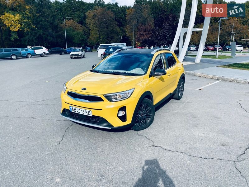 Внедорожник / Кроссовер Kia Stonic 2017 в Виннице