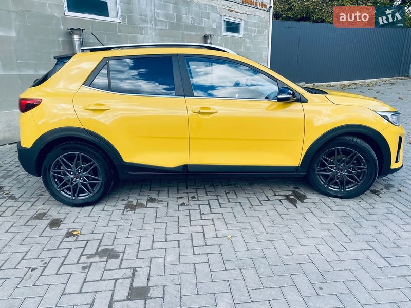 Внедорожник / Кроссовер Kia Stonic 2017 в Виннице