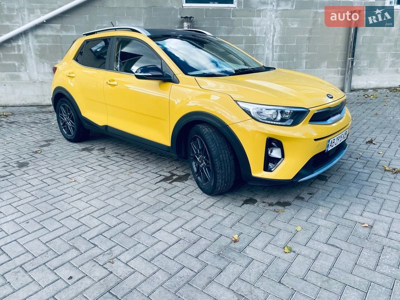 Внедорожник / Кроссовер Kia Stonic 2017 в Виннице