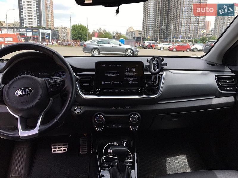 Внедорожник / Кроссовер Kia Stonic 2021 в Киеве
