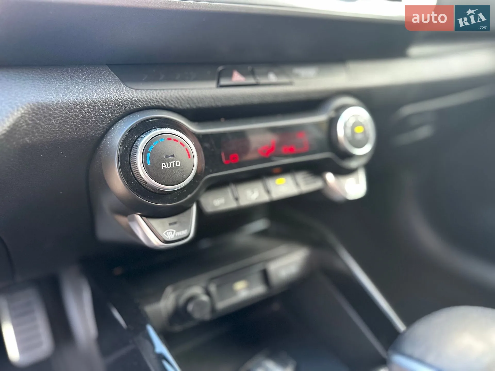2020 Kia Stonic - мініатюра 36