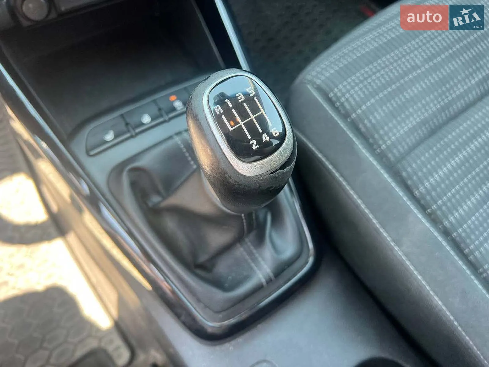 2017 Kia Stonic - мініатюра 33